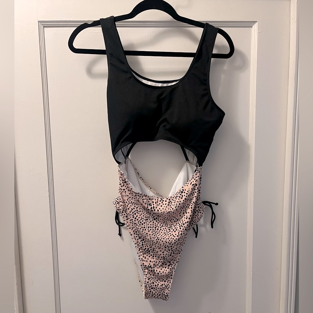 SHEIN one piece size 1XL cheetah print and black
